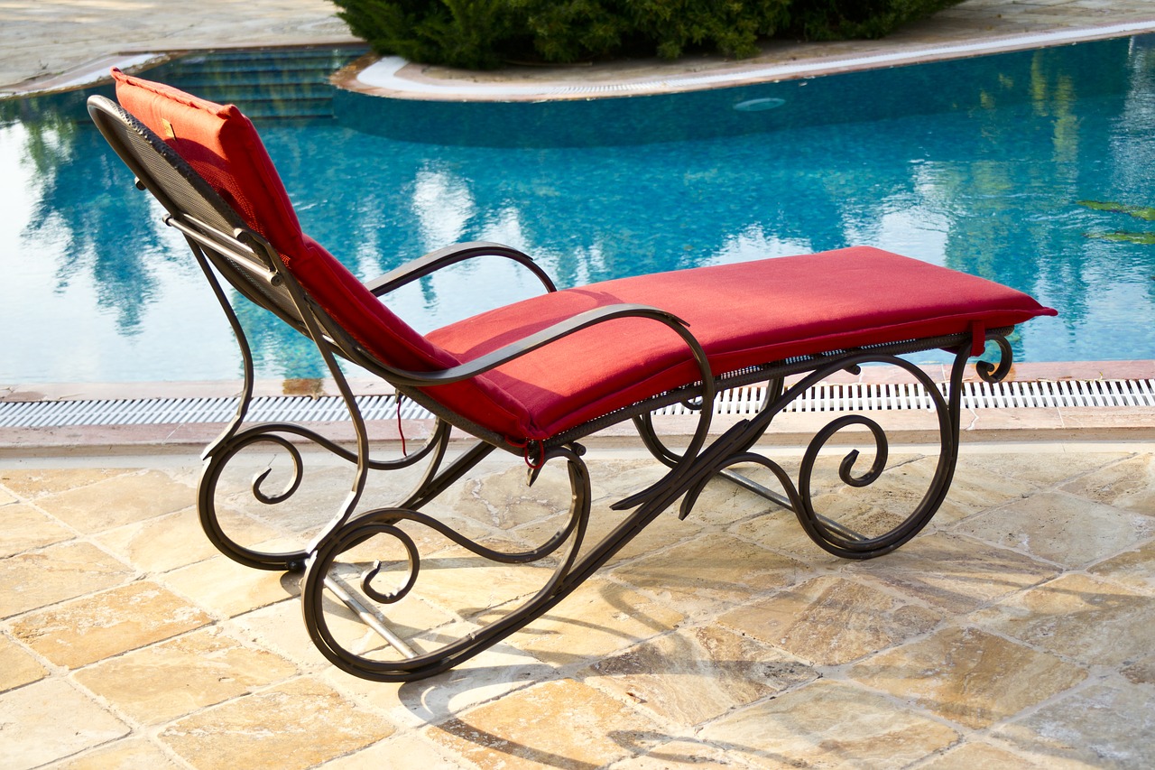 chair pool 2